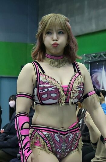 Mina Shirakawa
