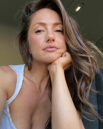 Minka Kelly