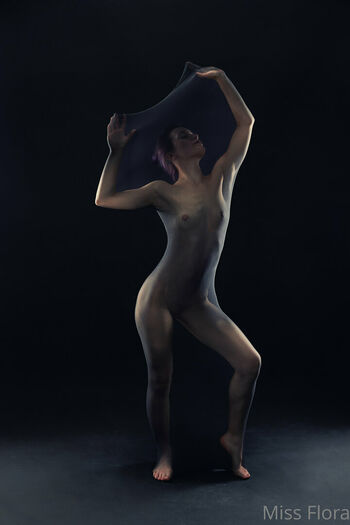 Miss Flora Femdom