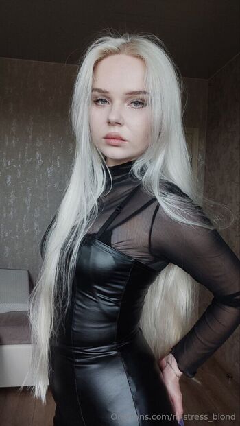 mistress_blond