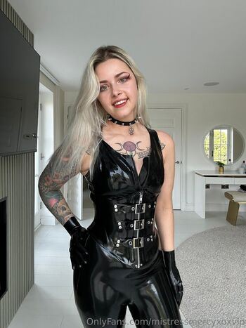 mistressmercyxoxvip