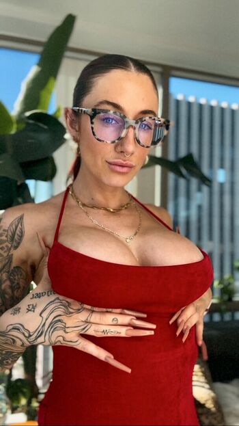 Molly Dixx