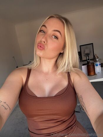mollywhitexo