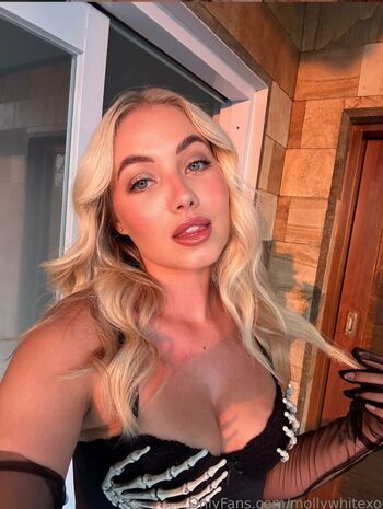 mollywhitexo