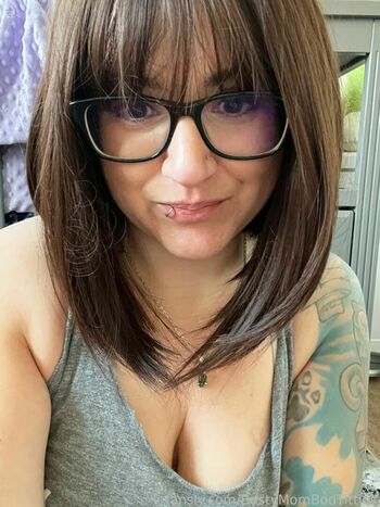 momboobs