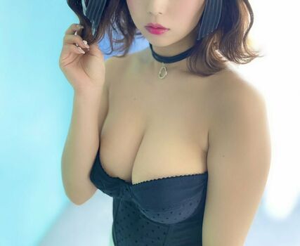 momo_burlesque