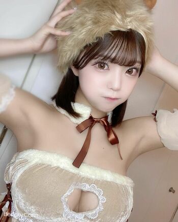 momo_burlesque