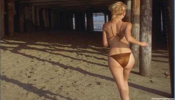 Monet Mazur