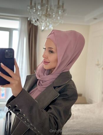 moon_adelin