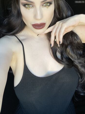 Morgana Threnody in Velvet