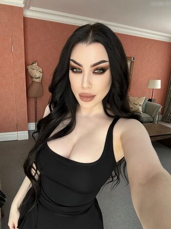 Morgana Threnody in Velvet