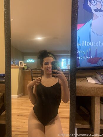 morticia.widow2