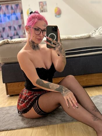mrsroxxyred