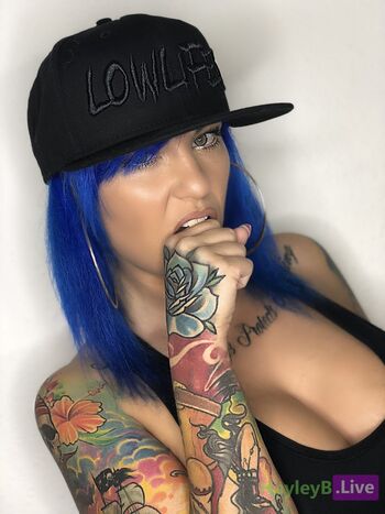 Ms Hayley B