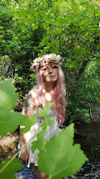 Mushroom_Nymph