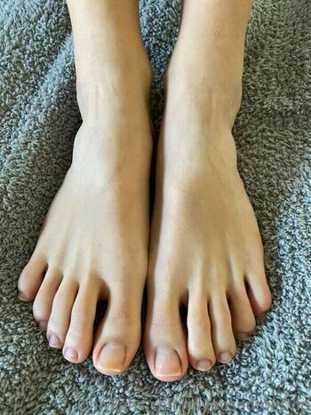 myposedtoes