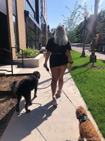 mysteriouzwoman