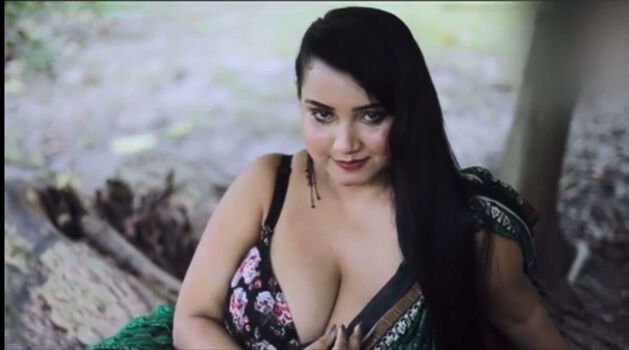 Naari Magazine