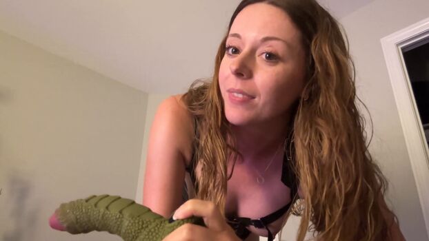 Nadia Foxx