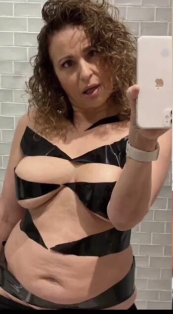 Nadia Sawalha