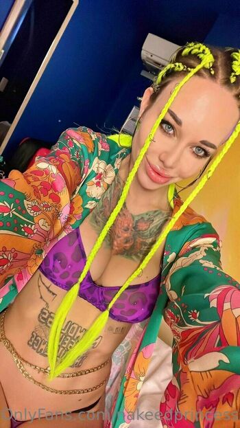 nakeedprincesss