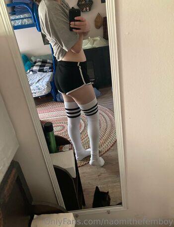 naomi_cheeks