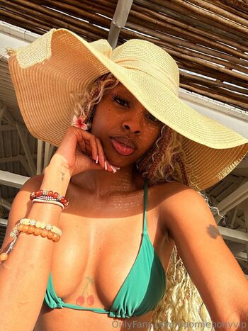 naomiebonyvip