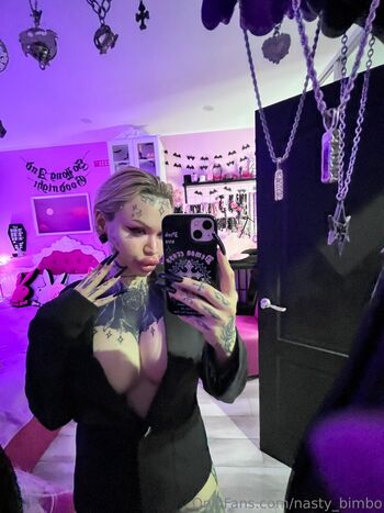 nasty_bimbo