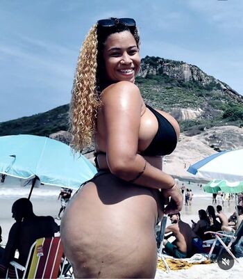 Negras Peitudas