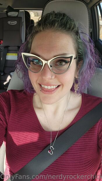 nerdyrockerchick