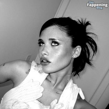 Nessa Barrett