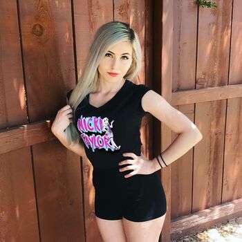 Nicki Taylor