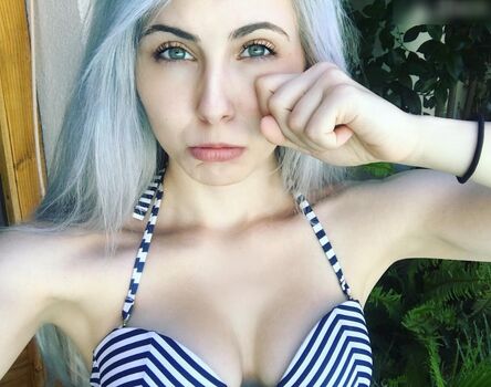 Nicki Taylor