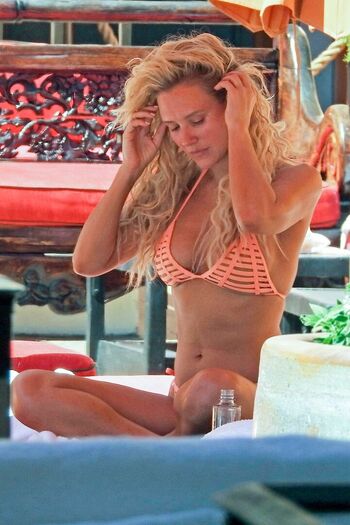 Nicky Whelan