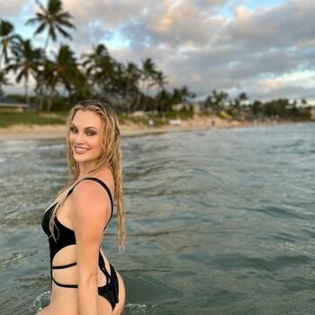 Nicole Arbour