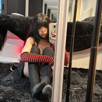 nicoleponyxo
