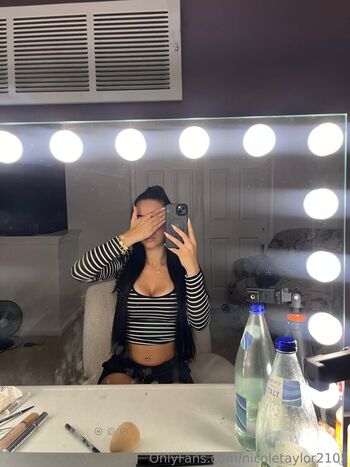 nicoletaylor2105