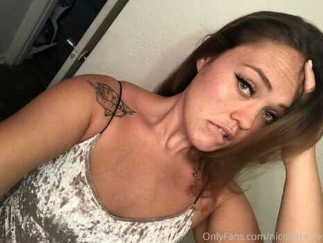 nicolette_xx