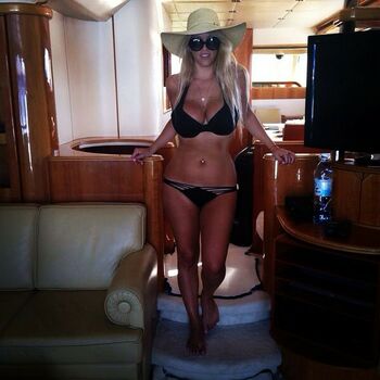 Nicolle A