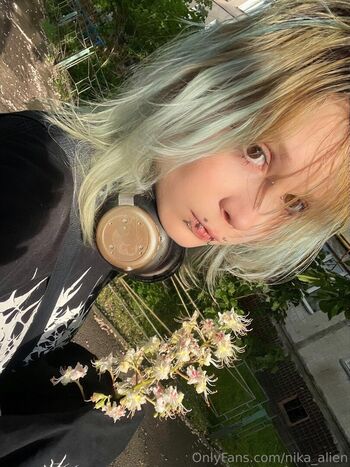 nika_alien
