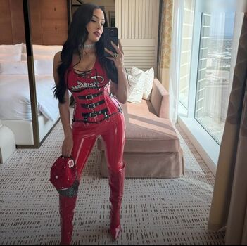 Nikki Bella