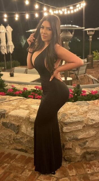 Nikki Waka