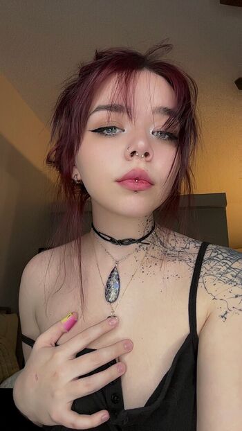nikkiistar