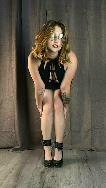 nikkireddd2