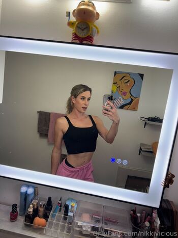 nikkivicious