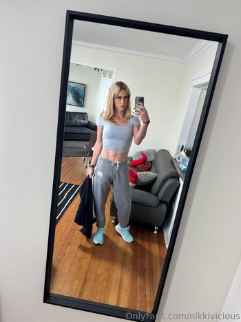 nikkivicious