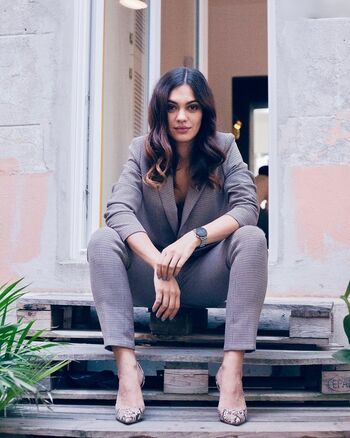 Nilam Farooq