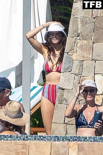 Nina Dobrev