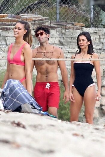 Nina Dobrev