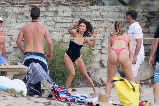 Nina Dobrev